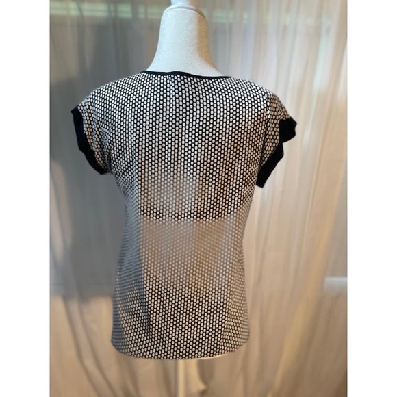 Express Size Small‎ Sleeveless Blouse White & Black Geometric Pattern - Picture 3 of 5